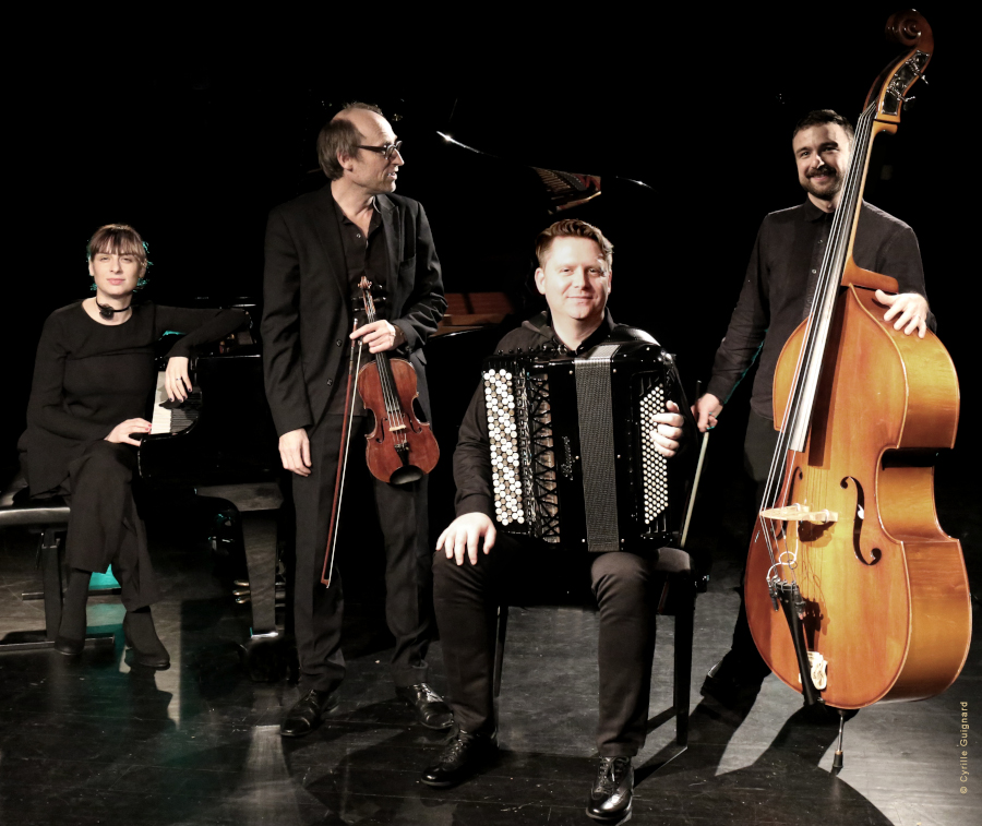 QUATUOR_BLANC_small3_Cyrille_Guignard QUATUOR_BLANC_small3_Cyrille_Guignard